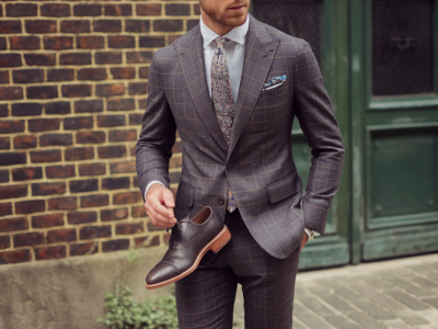 Wie style ich oxford-schuhe lässig zu sneakersocken für den modernen gentleman